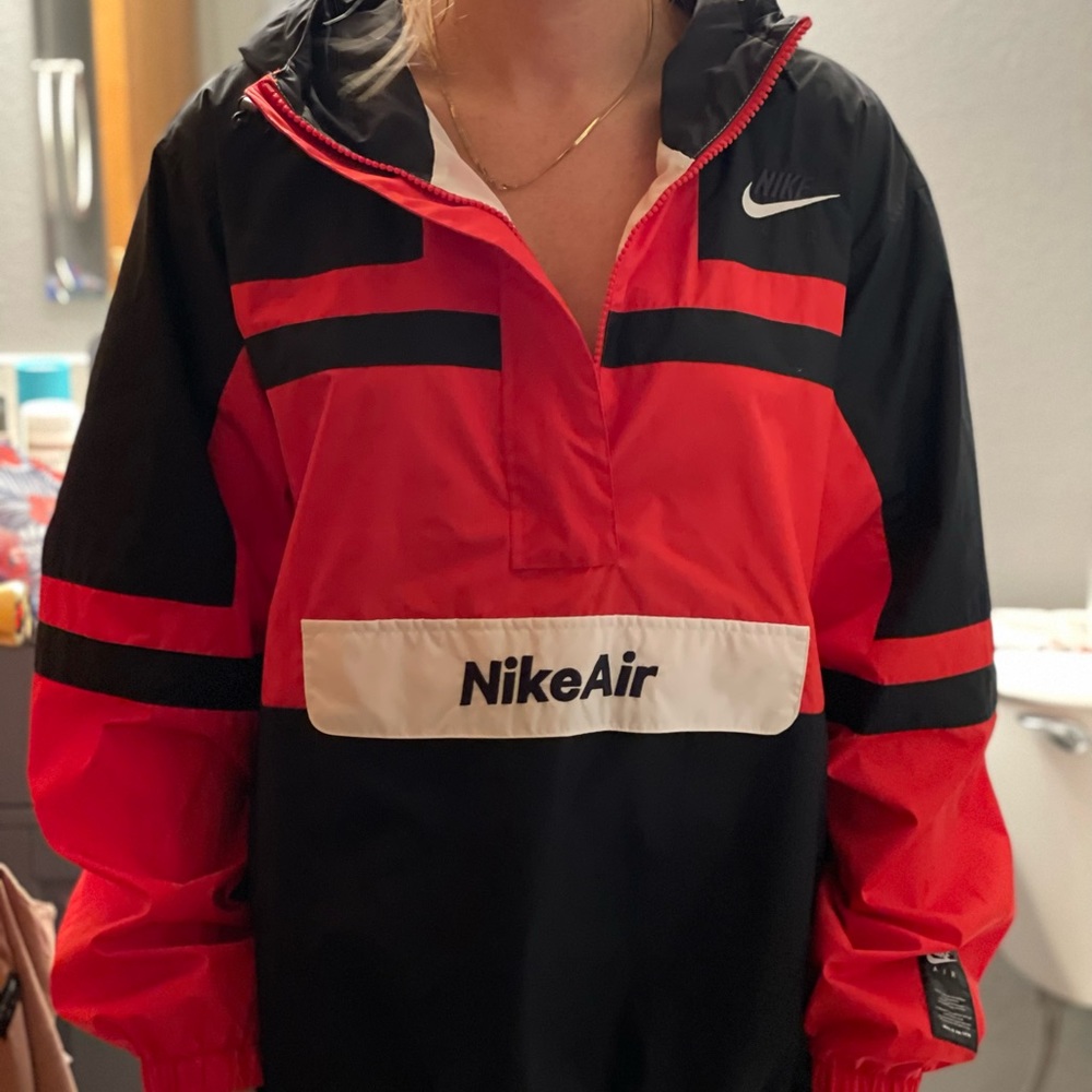 Nike Sportswear Hooded Windbreaker